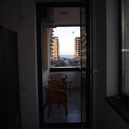 Apartment By The Lake With A View Mamaia Exterior foto