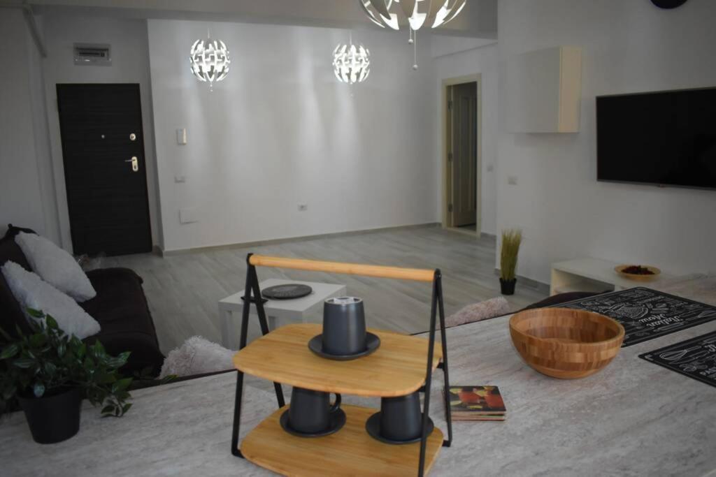 Apartment By The Lake With A View Mamaia Exterior foto
