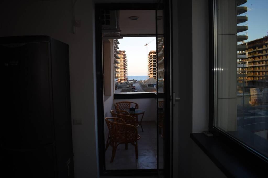 Apartment By The Lake With A View Mamaia Exterior foto